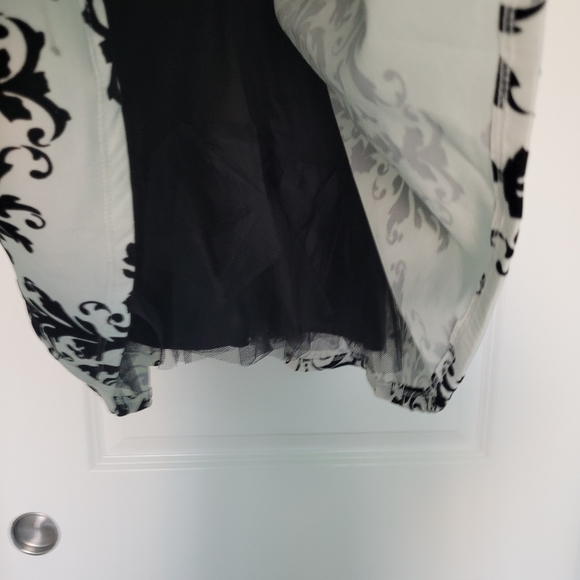 Black & White Party Dress - Picture 6 of 13